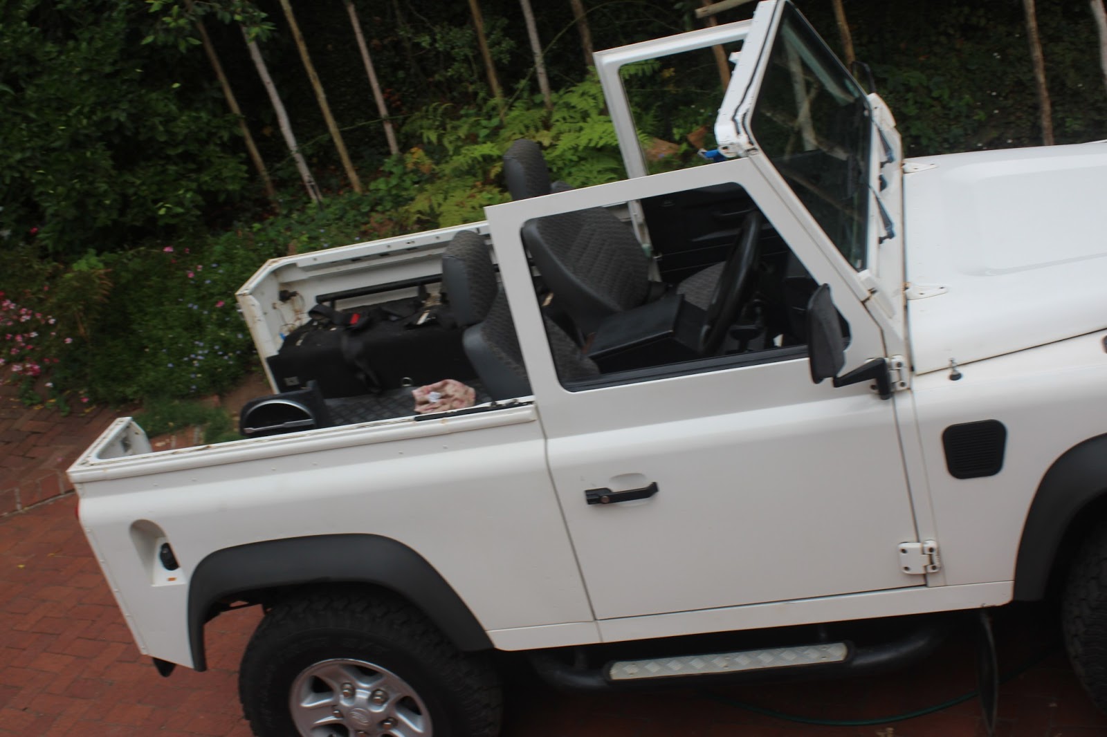Land Rover Defender 90 Build Up Roof Off