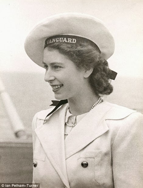 Stunning Image of Elizabeth II  in 1947 