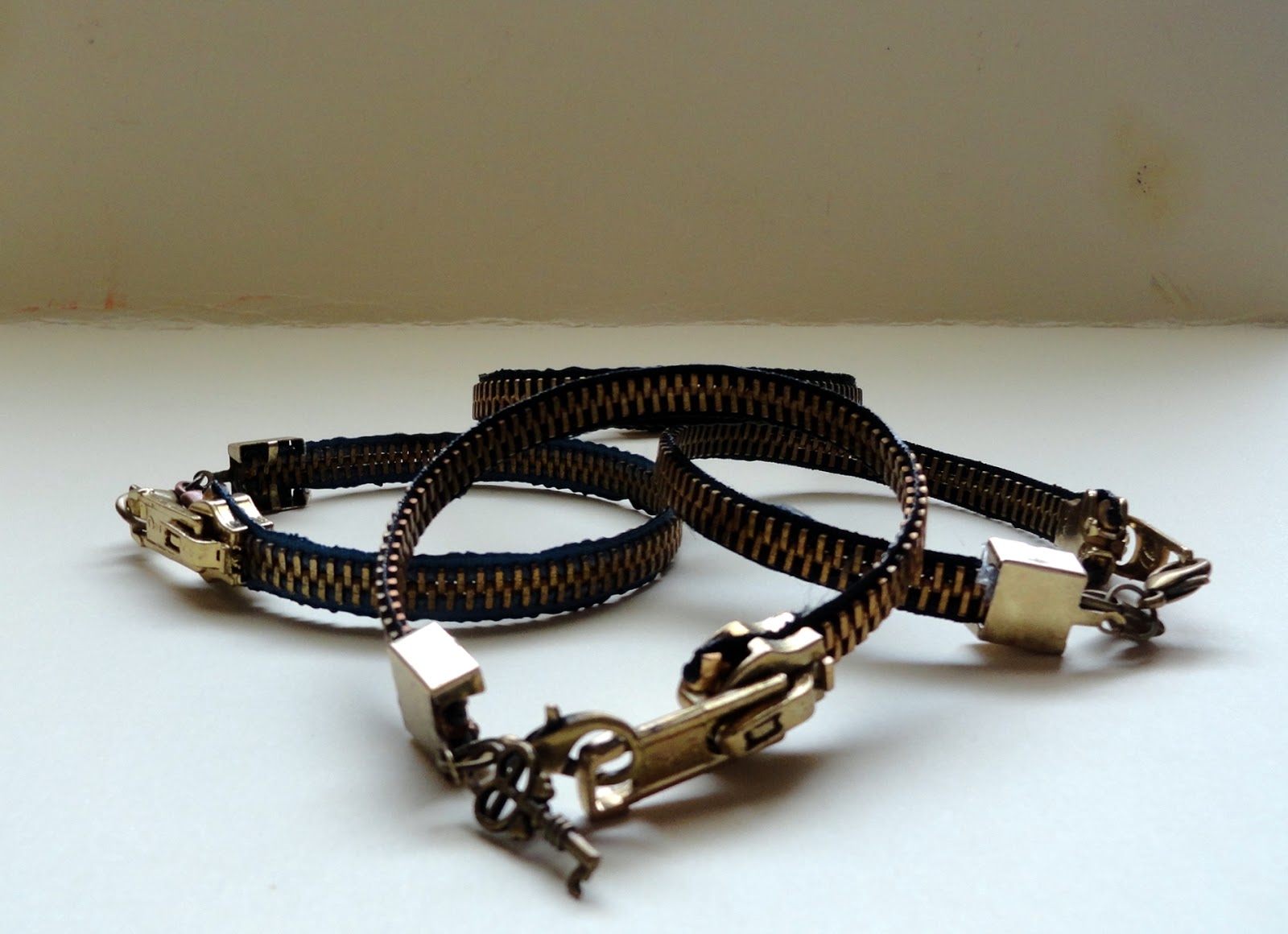 Easy zipper bracelet tutorial Rachel Teodoro