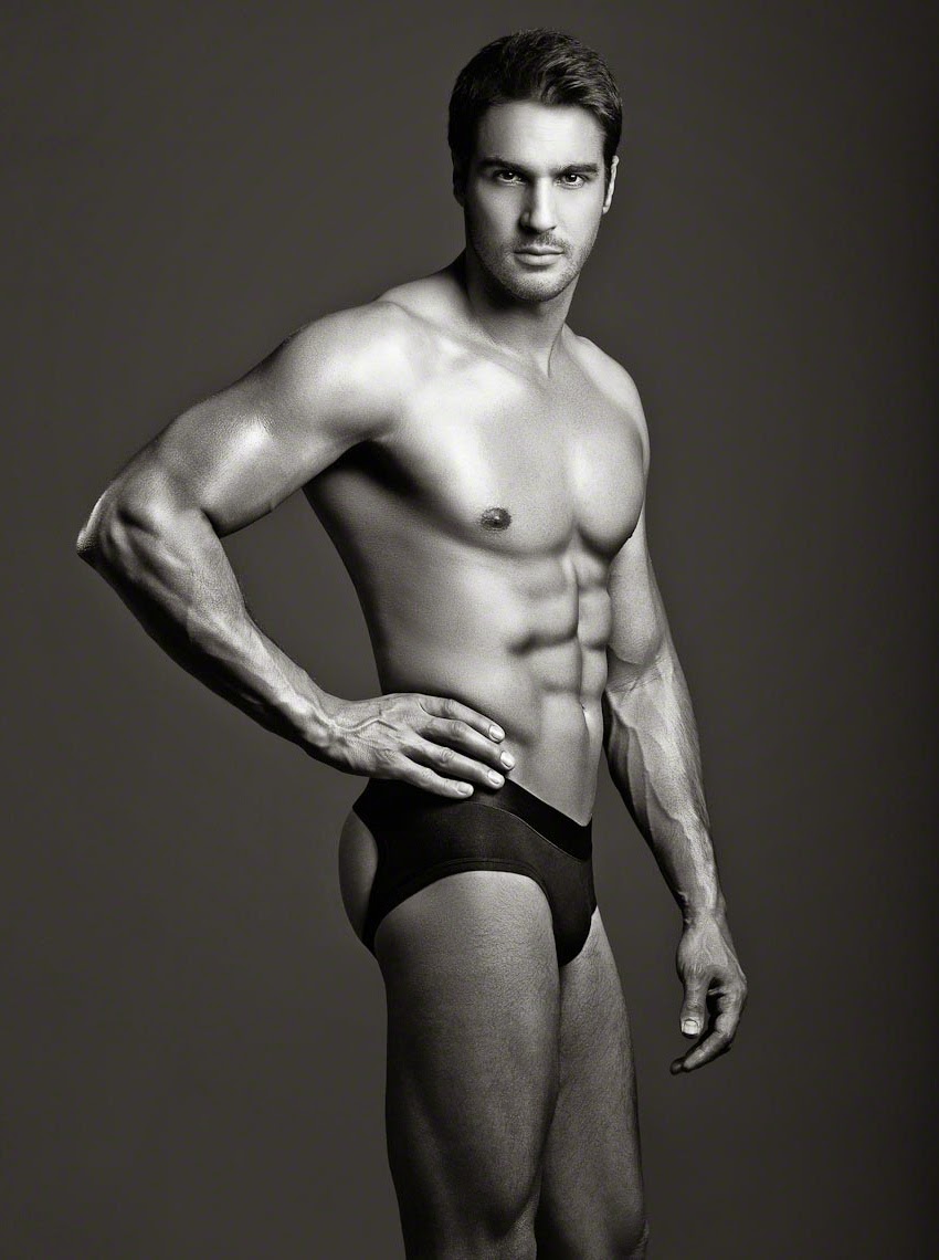 Oliver Cheshire Naked Home Photo