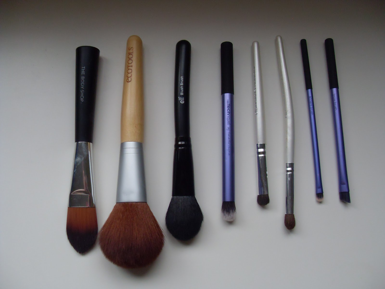 Beauty and Fashion For All ♥ Starter kit Makeup brushes ♥