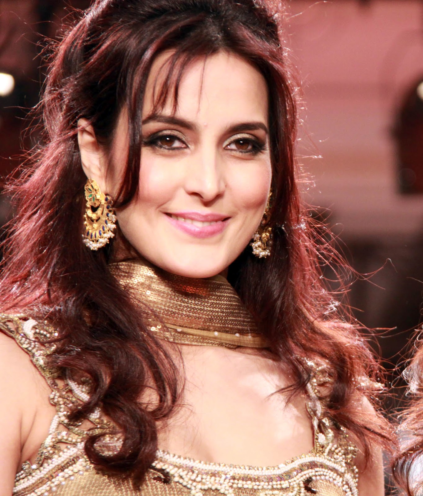 Bollywood Stars At Rajasthan Fashion Week Actrees Walls