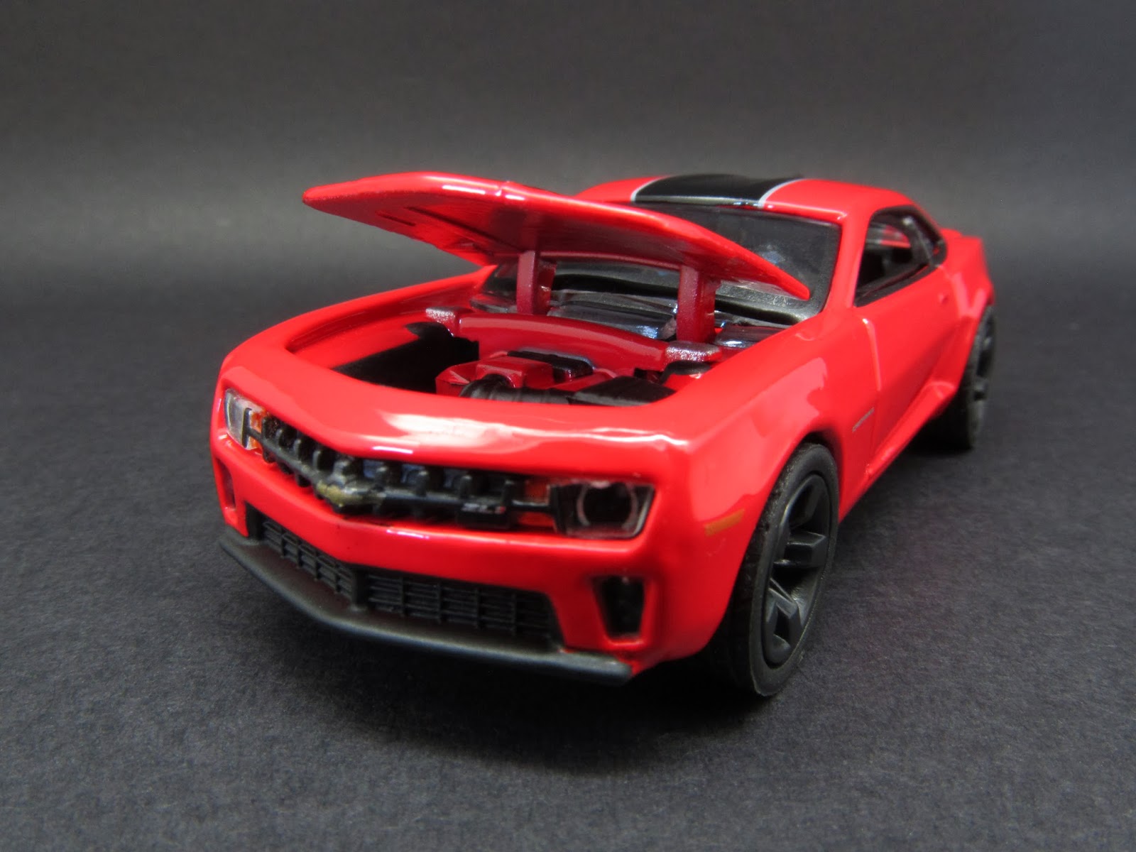 Diecast Hobbist 2013 Chevrolet Camaro ZL1