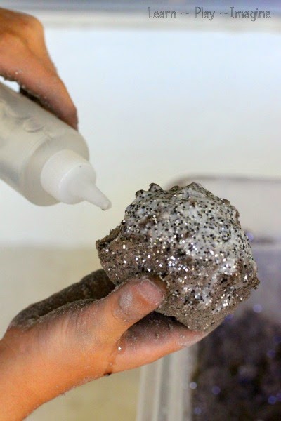 Making MOON ROCKS - Kid made rocks that are perfect for play and learning.