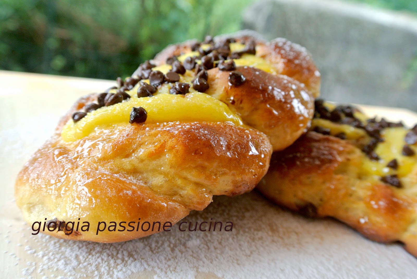 passione cucina treccine dolci con crema pasticcera e gocce di