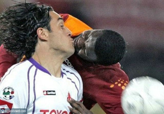 http://1.bp.blogspot.com/-cYaJHoeo2Kw/UWP3g7VDw9I/AAAAAAAAKfM/Yjj13Gv1-oY/s1600/humour-drole-insolite-sport-football197.jpg