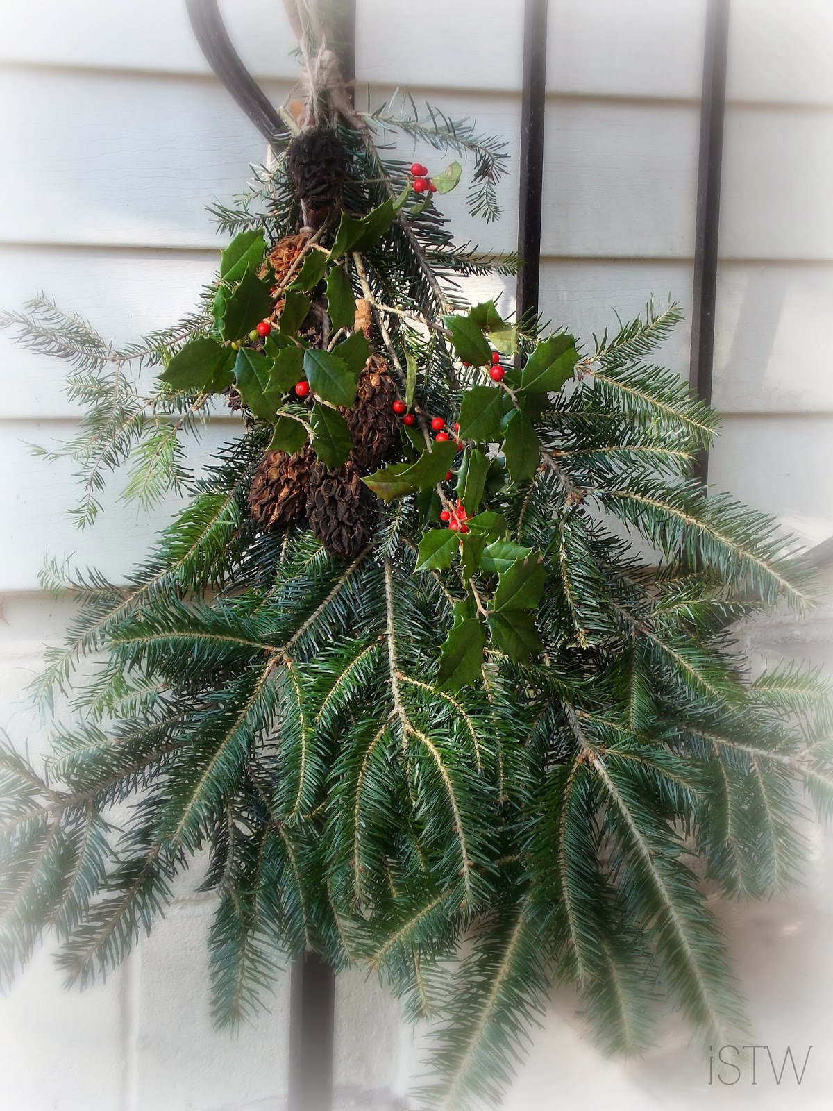 iSavor the Weekend DIY Pine Branch Wreath