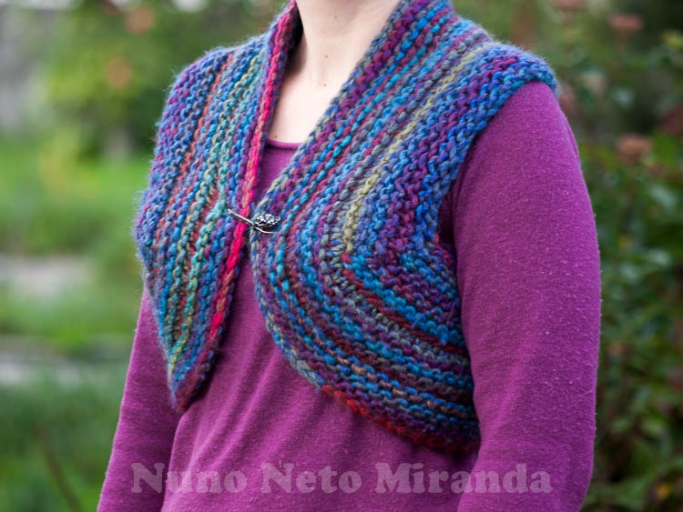 Days of Yarning: Inca Shrug - Colete Inca