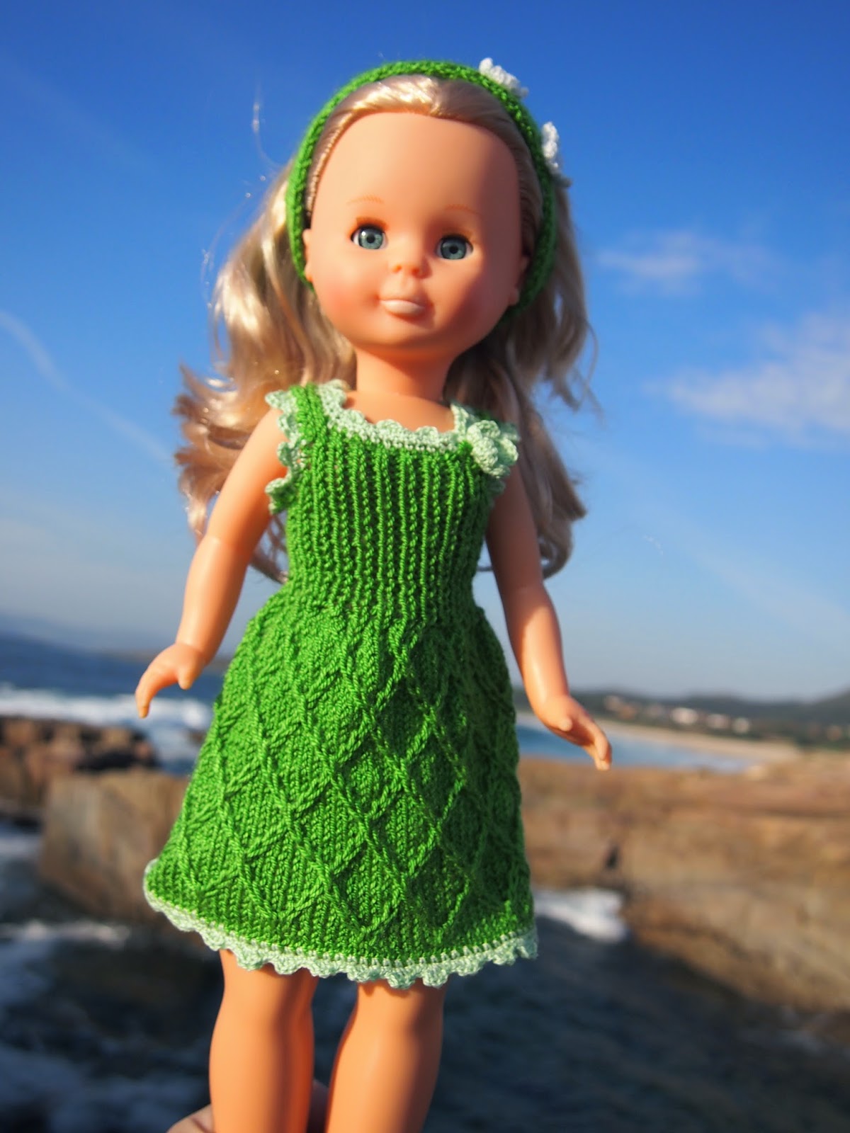 Tengo una muñeca vestida de azul Vestido de punto verde para Nancy
