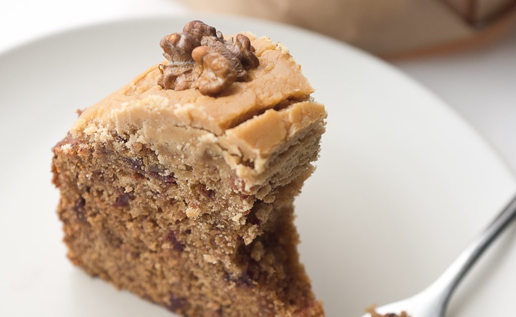 Hveiti og Smjör Week13 Datefruit Cake with Butterscotch Icing