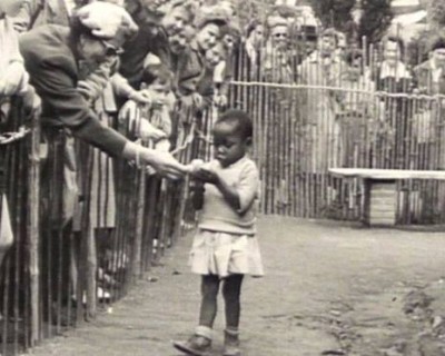 Human zoos existed 16 Depressing Photos That Will Destroy Your Faith In Humanity - This African girl was exhibited in a human zoo in Brussels, Belgium, in 1958.
