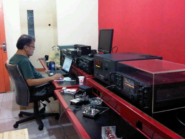 Kronik Top Band (160m) DX di Indonesia: Analisis Primitif ...