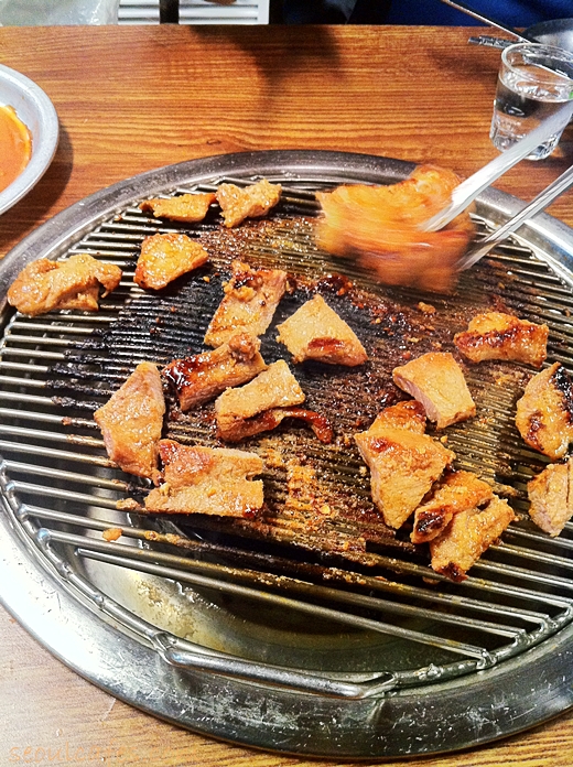 pork grill bbq restaurant gongdeok mapo seoul korea