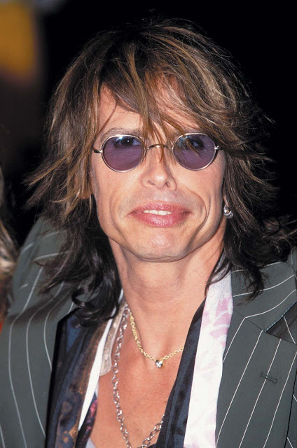 http://1.bp.blogspot.com/-cdGJPCgIhBM/TdZ7MNuhC9I/AAAAAAAAAEk/6qsrxVh7OMo/s1600/steven-tyler.jpg