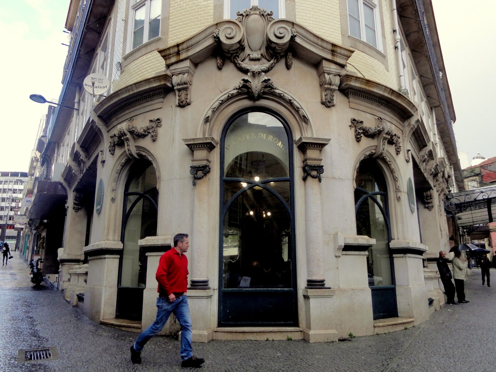 Easter Monday shopping in Porto, Easter Lotto and cafeing at Il Caffe