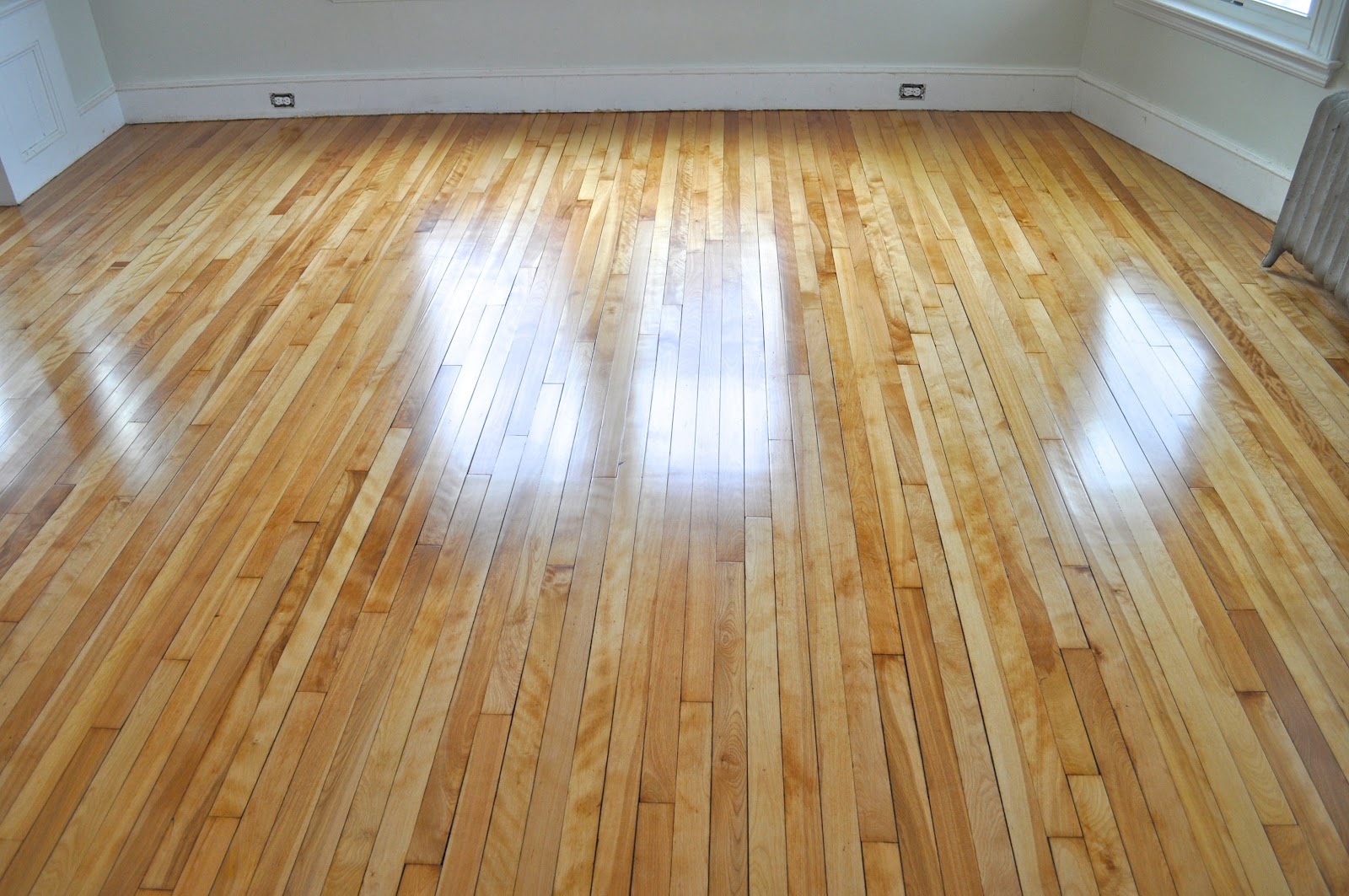 Shiny Floor Tiles For Living Room