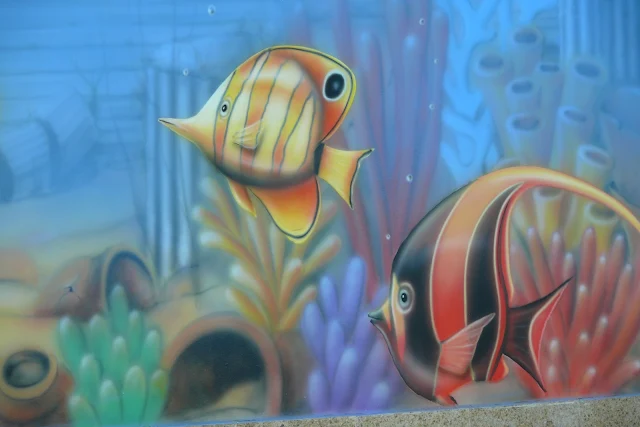 Malowanie obrazu na ścianie, aranżacja ścian na basenie, malowanaie rafy koralowej, Warszawa