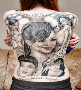 Fã de Rihanna tatua o corpo inteiro com imagens da cantora