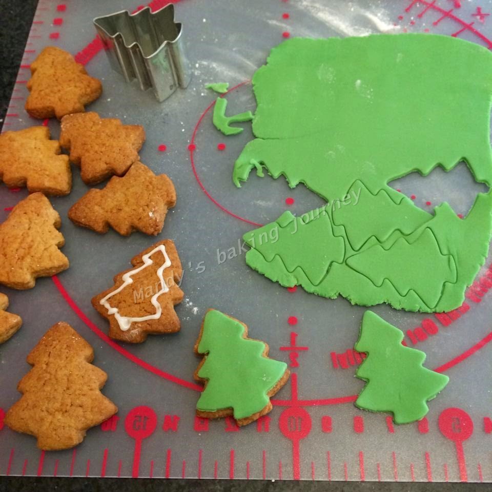 20 christmas cookie recipes and creative ways to give them Mandy's baking journey: Christmas tree gingerbread cookies