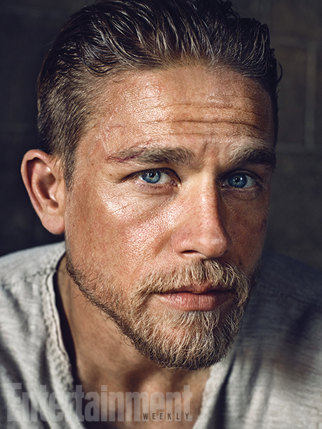 charlie-hunnam-king-arthur-ew-07232015-0