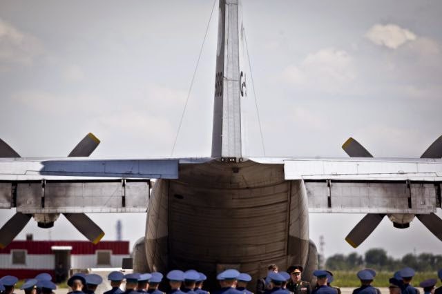 Recibimiento en Holanda a los muertos en el vuelo  MH17 de Malaysia Airlines