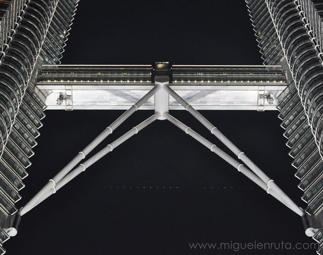 Torres-Petronas-Sky-Bridge