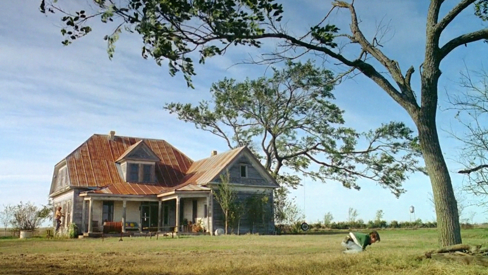 What's eating gilbert grape family dynamics picture