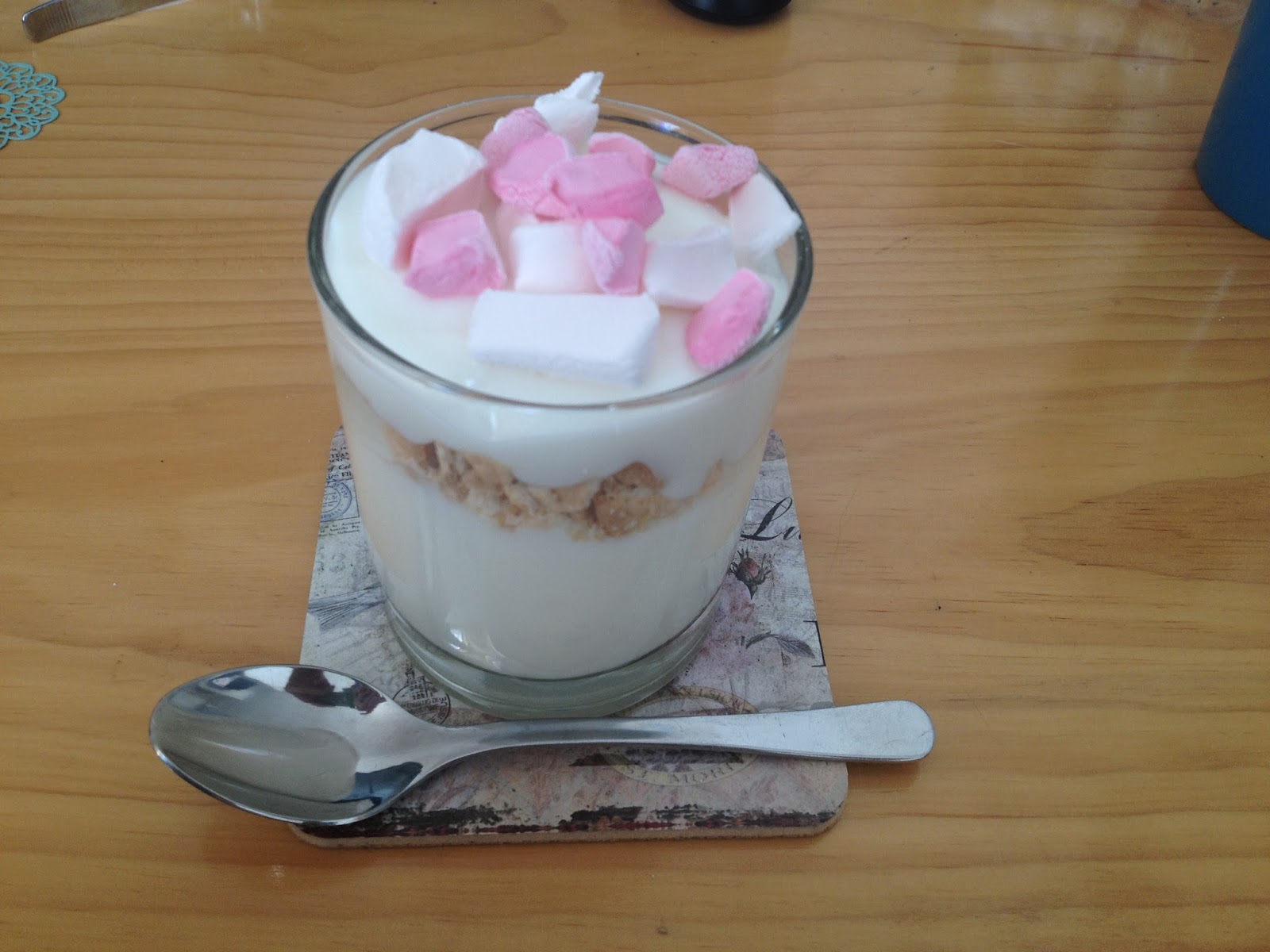 Yoghurt, Biscuit and Marshmallows Treat This Jones