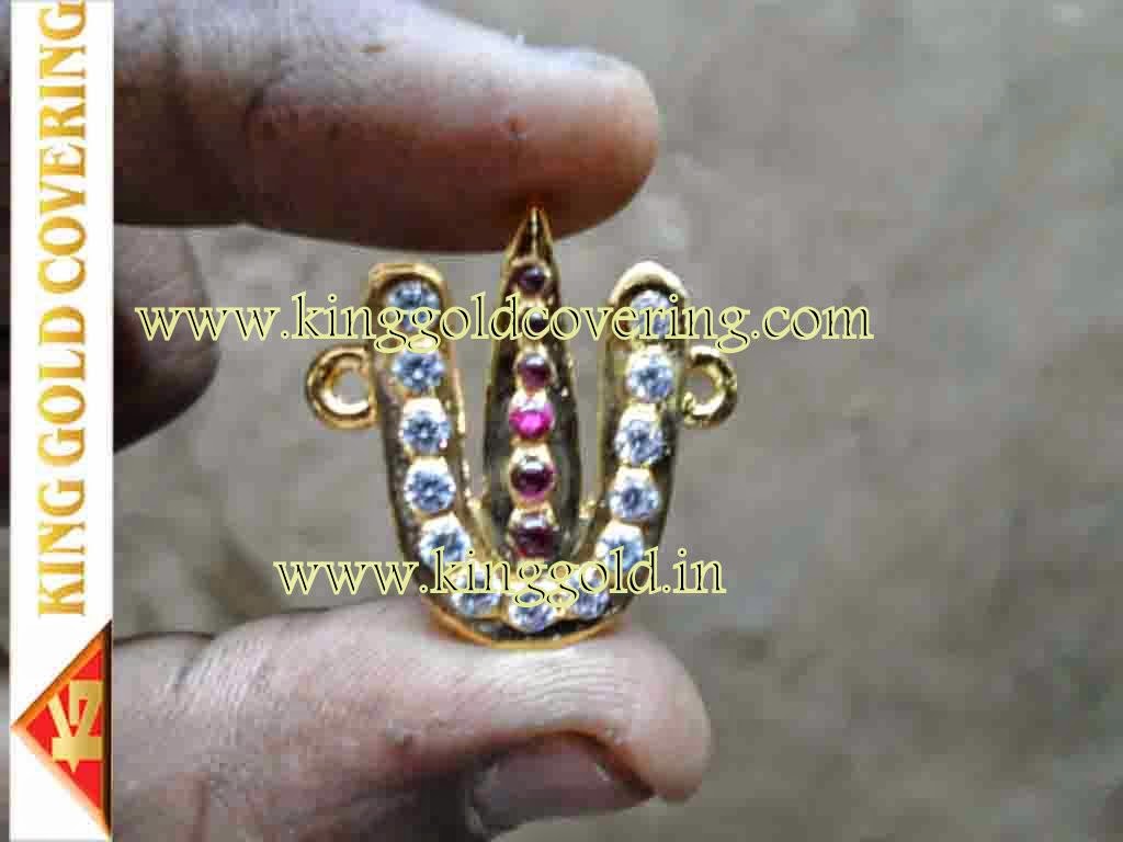 KING GOLD COVERING TEMPLE ORNAMENTS