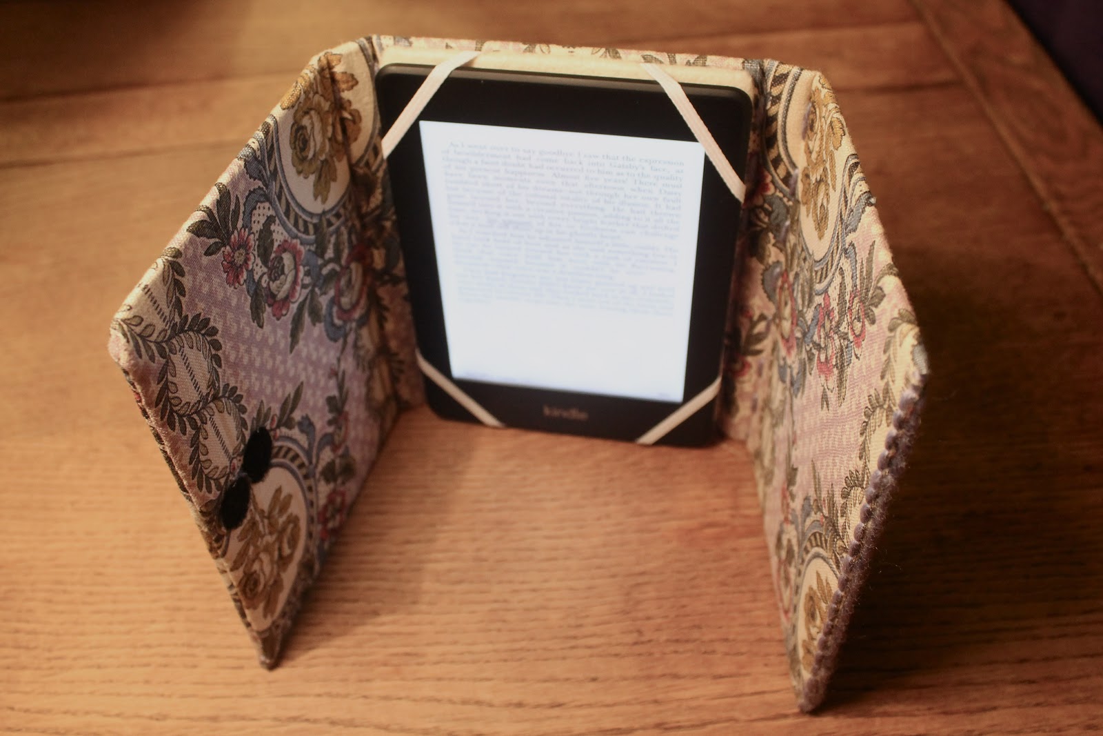 Wrapped Up In Rainbows DIY Tutorial Kindle Case and Stand