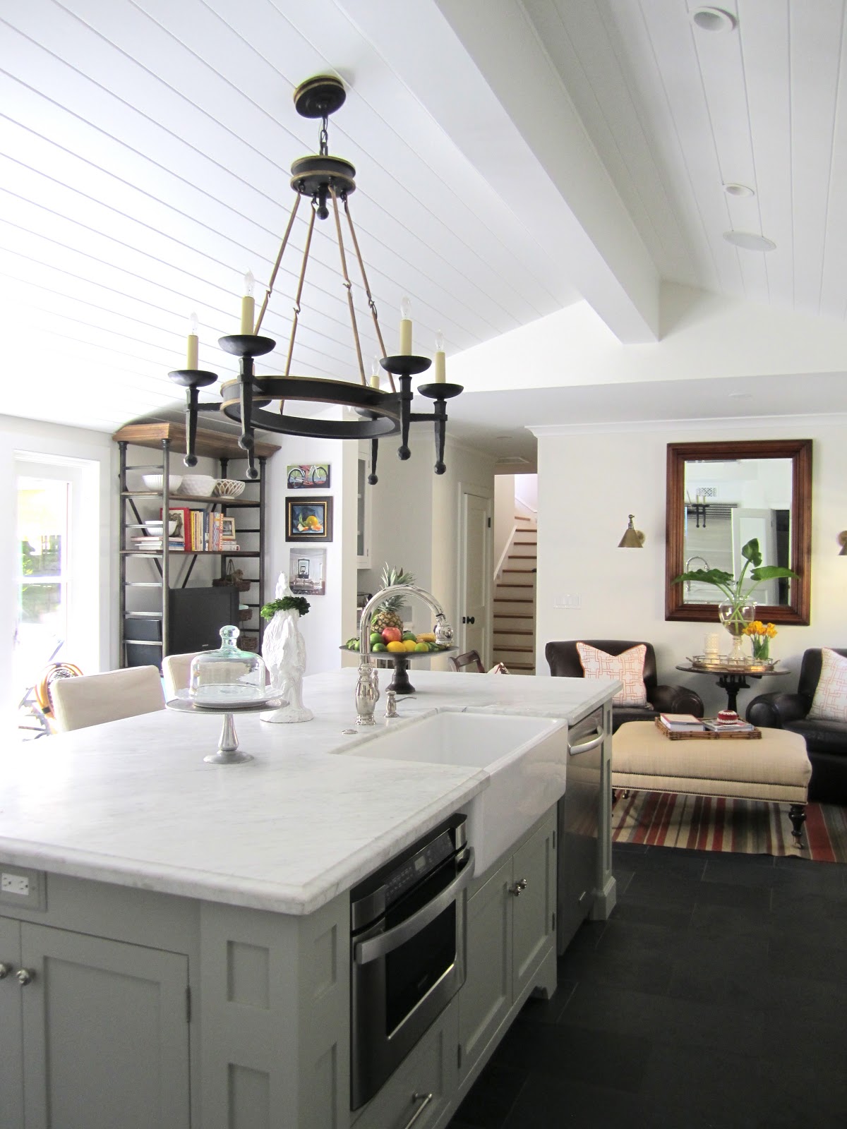 Dovetail Furniture Classic Casual Home