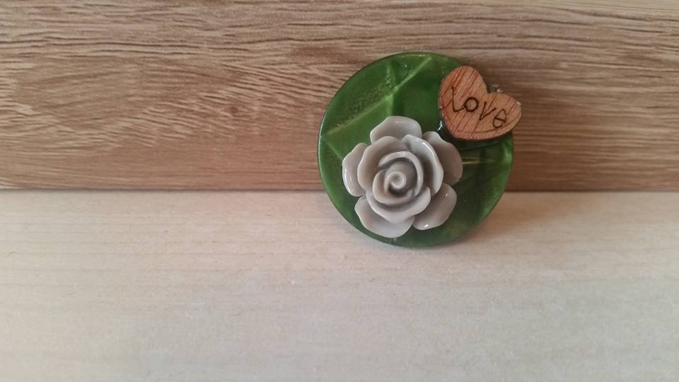 Green Love Heart & Flower Button Brooch