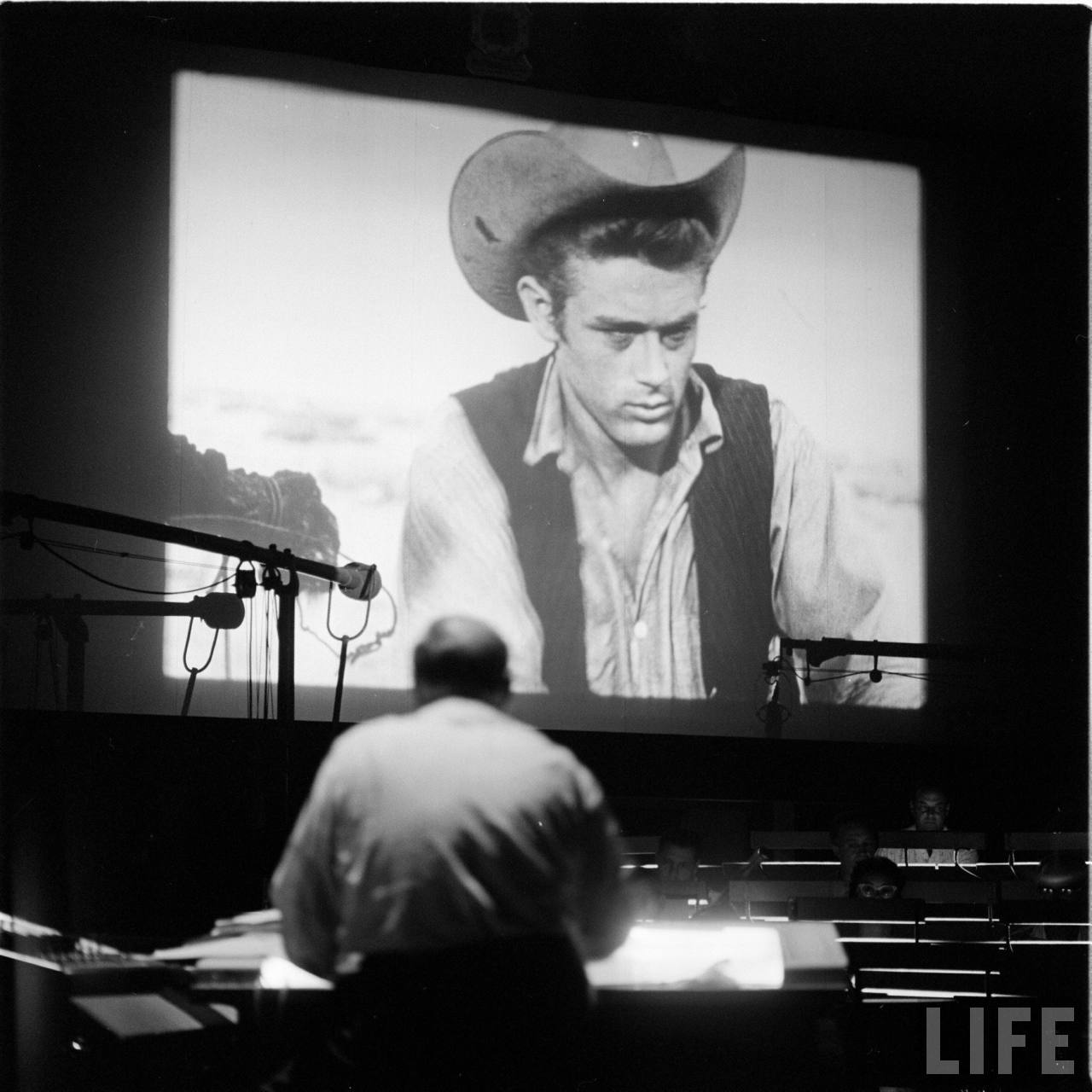 theredtele℘honε. Hollywood Ghosts Legend looms large.