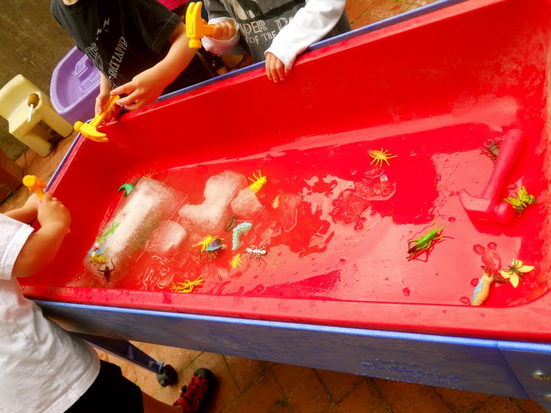 Teaching 2 and 3 Year Olds Ice in the Sensory Table