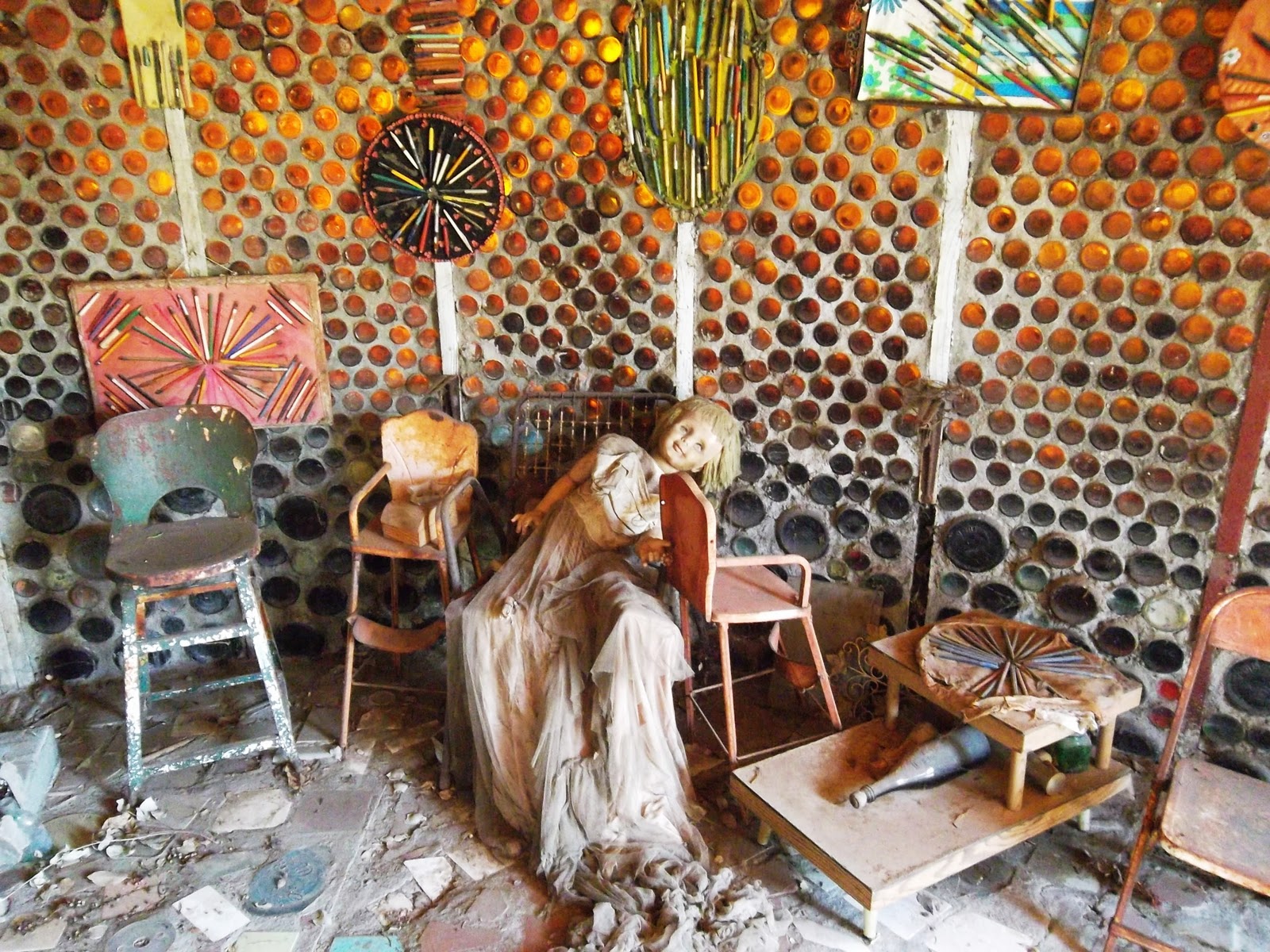 Viva Lost Angeles! Creepy in the Simi Valley Bottle Village