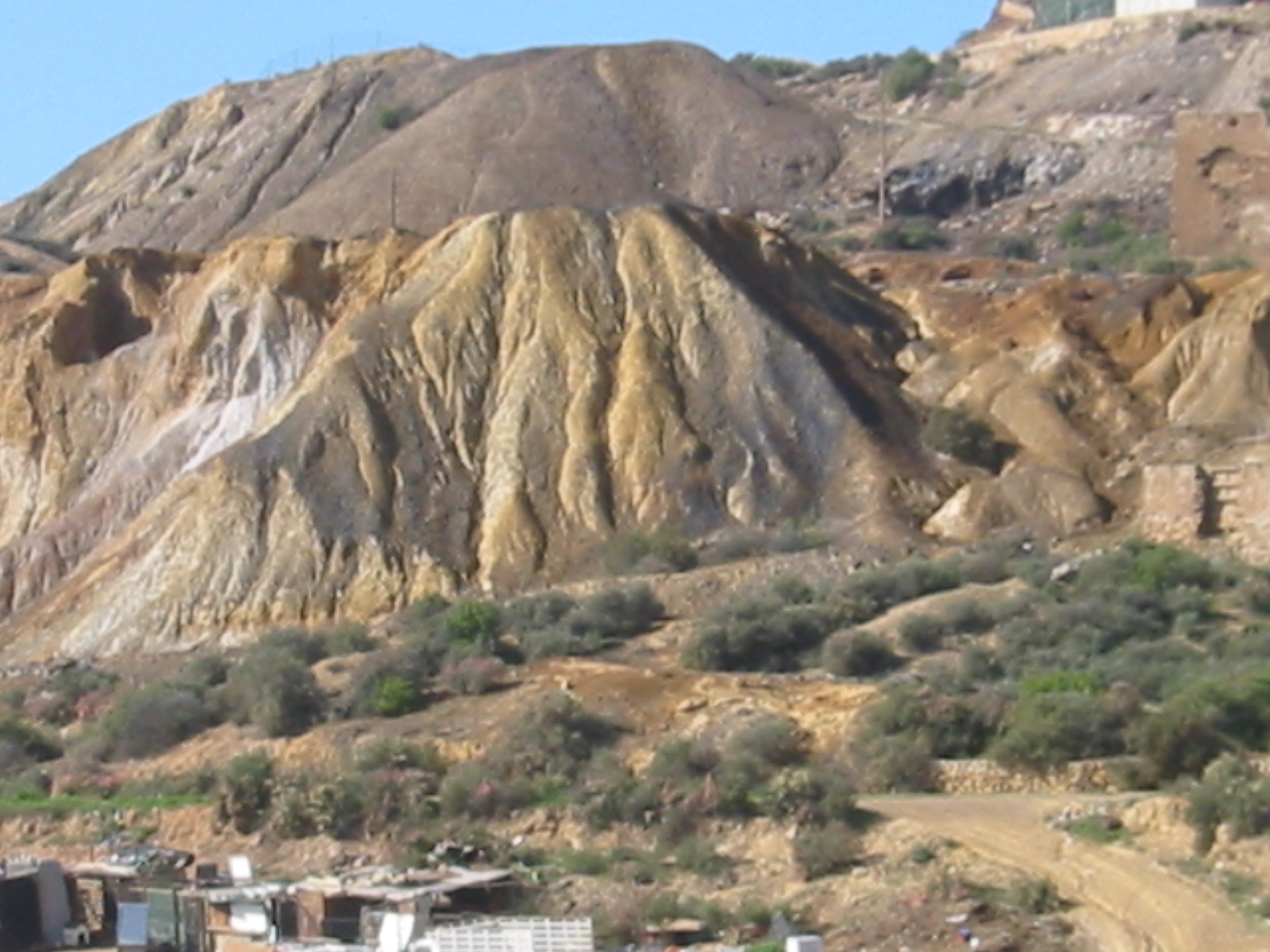 Con el corazón en la mano Los mil colores de la sierra minera de Mazarrón