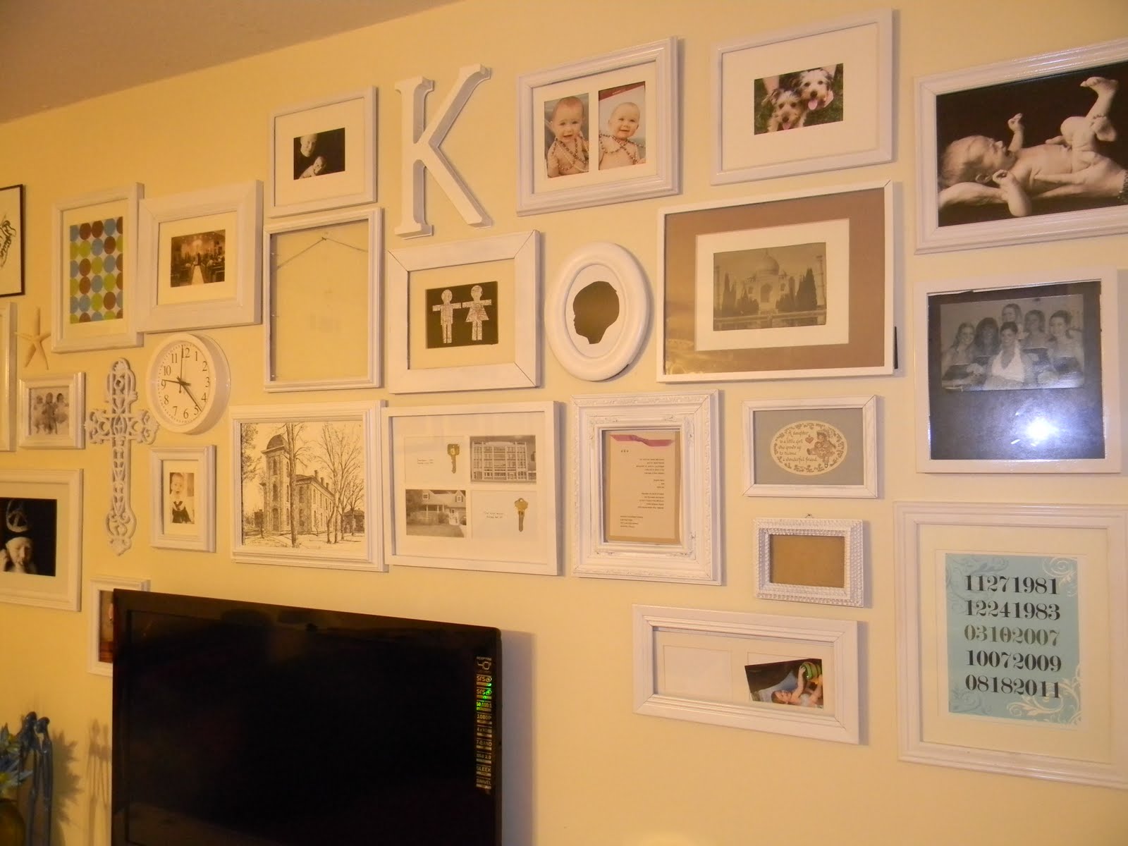 Our Kroeger Family: Living room collage wall