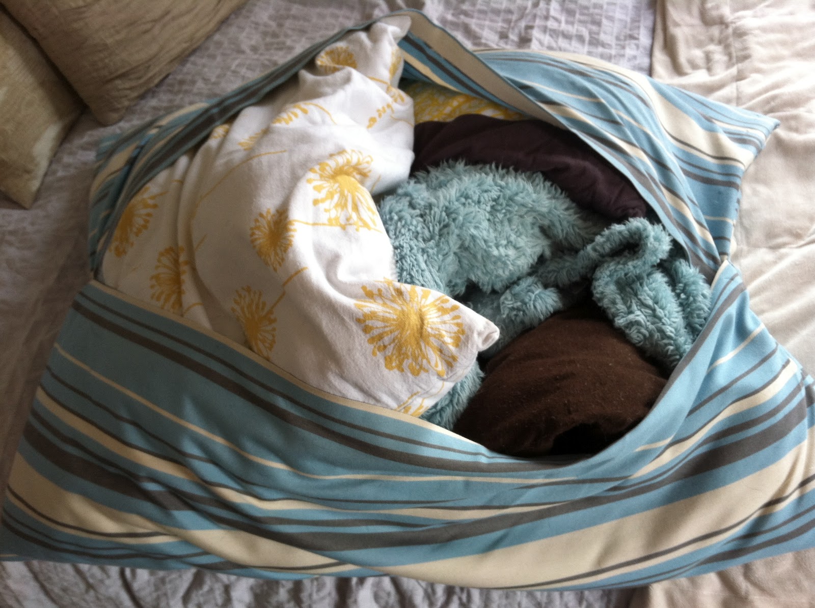 Twelve Mulberry Place No Sew Dog Bed Cover