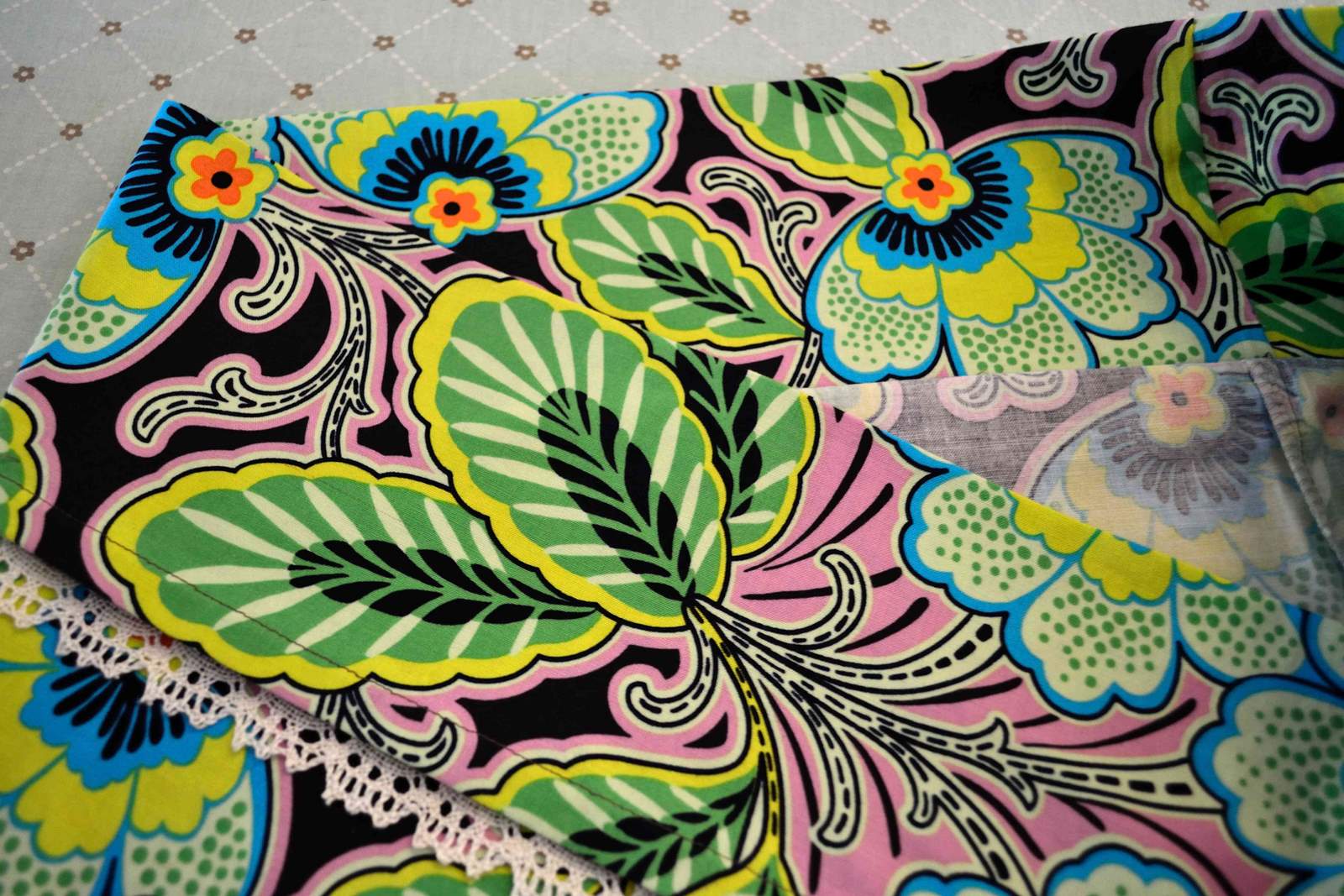 carolina fair Pretty, Easy, Pillowcase (with a tutorial)