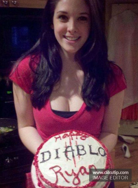 FOTO WANITA CANTIK PAMER DADA (12 FOTO)