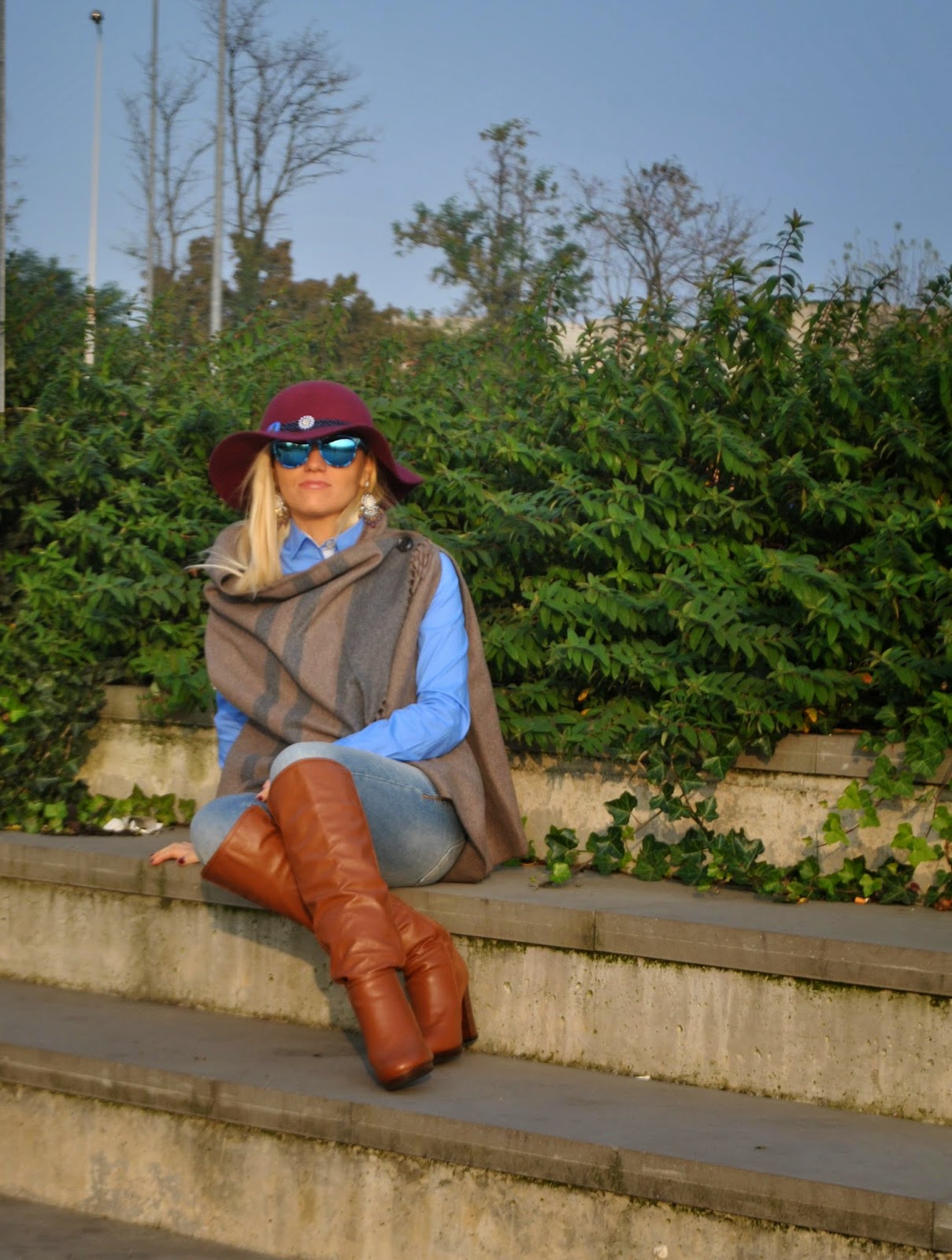  autumnal outfit  how to wear cape outfit cape cape street style outfit hat fashion bloggers italy italian girl  outfit mantella outfit casual abbinamenti mantella outfit jeans e mantella outfit stivali cuissardes outfit camicia azzurra outfit jeans fornarina come abbinare la mantella outfit cappello zara jeans e stivali abbinamenti stivali e jeans orecchini majique majique london earringss zara hat fornarina botton up mantella liu jo how to wear cape outfit cape outfit autunnali outfit casual autunnali outfit ottobre 2014 fashion blogger italiane fashion blogger bionde mariafelicia magno fashion blogger outfit colorblock by felym mariafelicia magno fashion blogger di color block by felym come abbinare il cappello cappello burgundy majique london earrings occhiali da sole con lenti a specchio azzurre excape