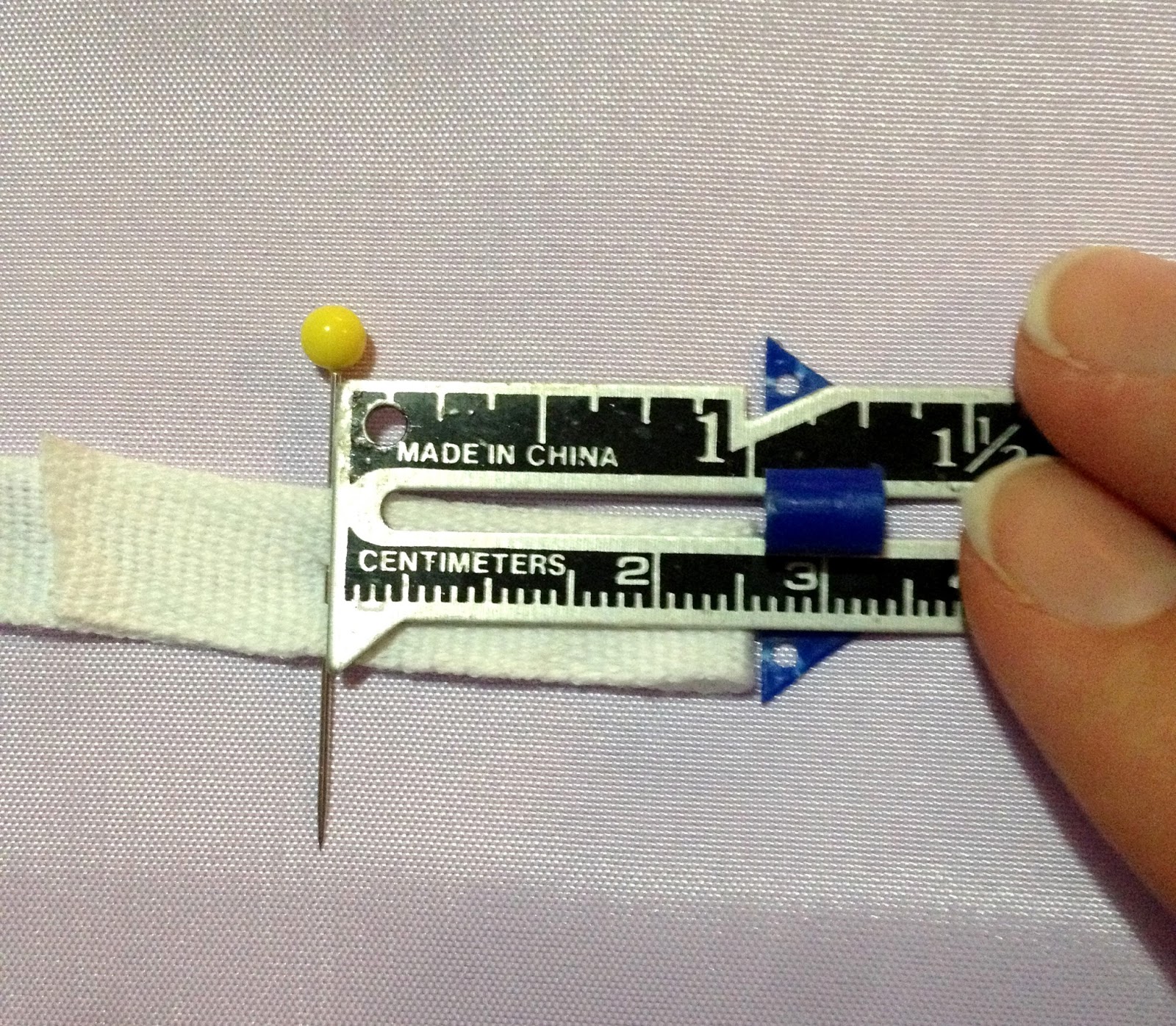 Sewing the 60s Measuring a button for a buttonhole