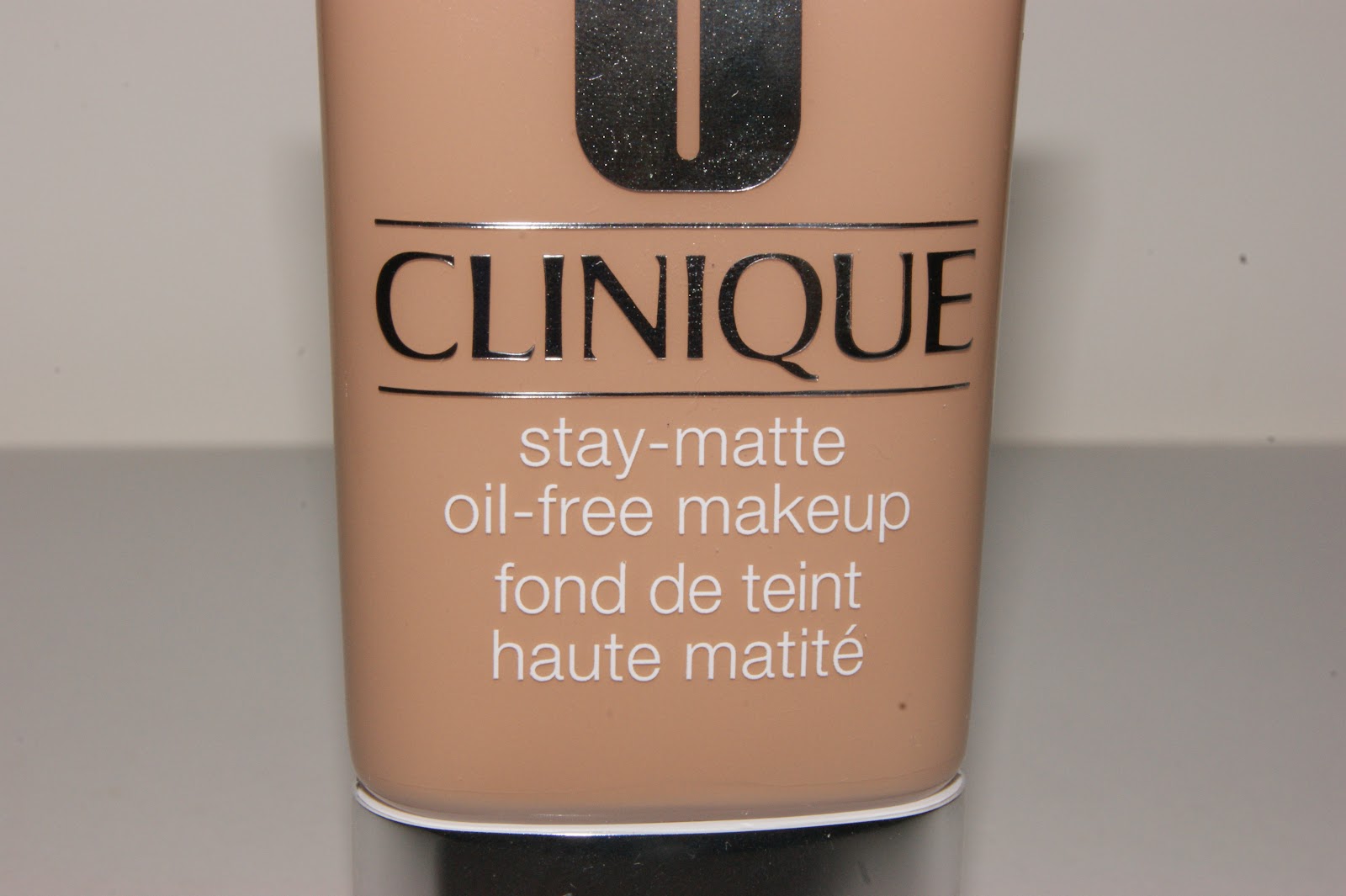 Clinique Stay Matte Oil Free MakeUp (foundation) Review The Sunday Girl