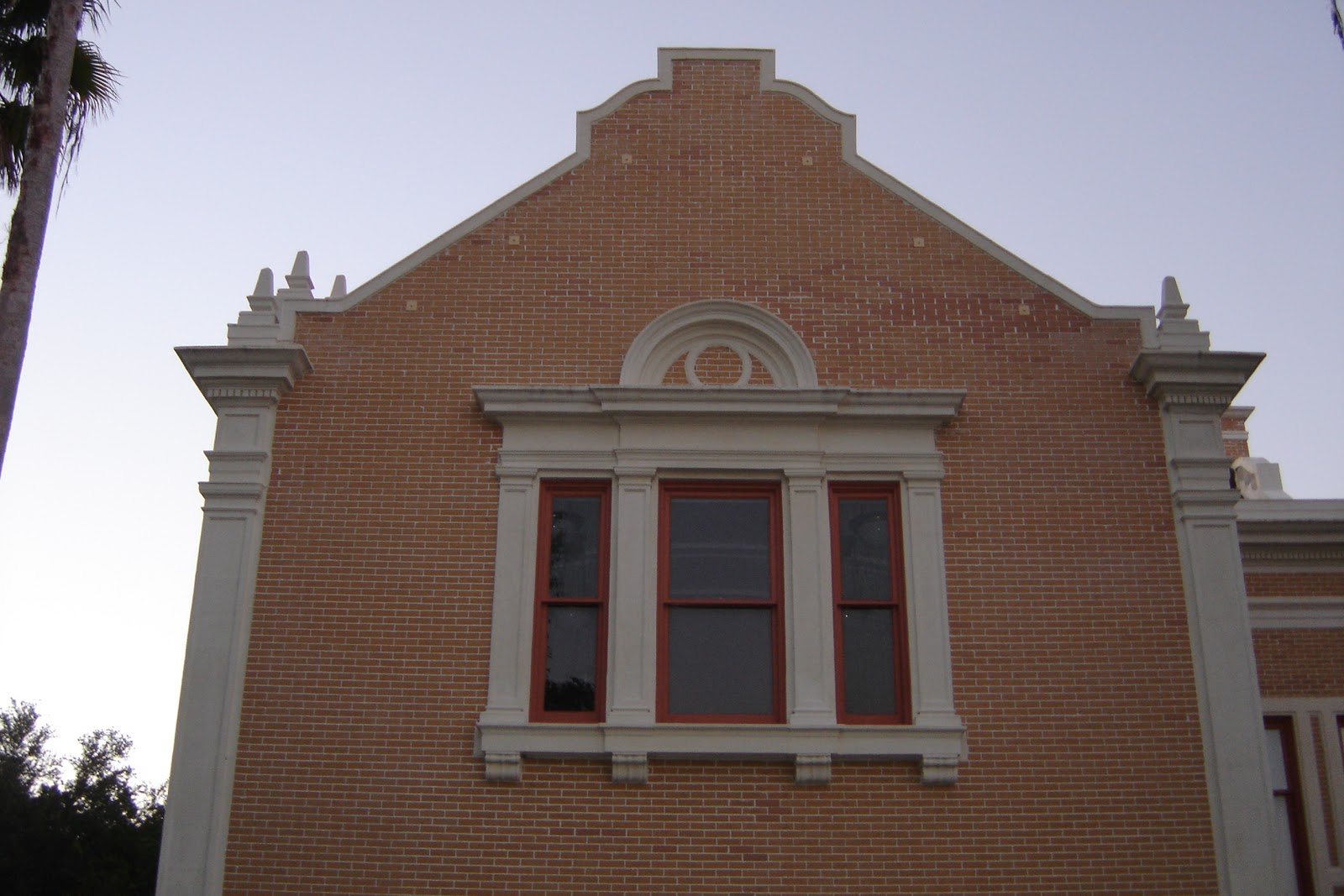 Places To Go, Buildings To See Mirror Lake Public Library St