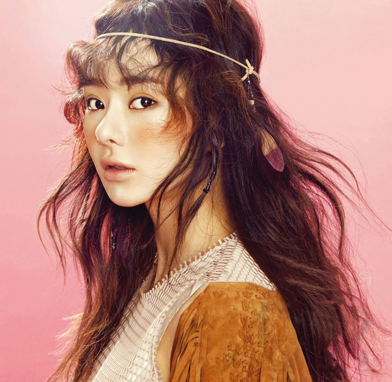 Seo Woo - Sure April 2015: Daily Korean ShowBiz News