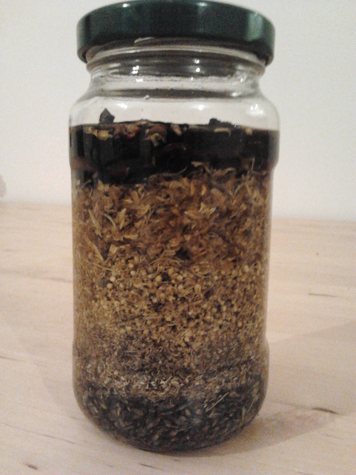 Plain and Pure Cosmetics DIY oli maceration