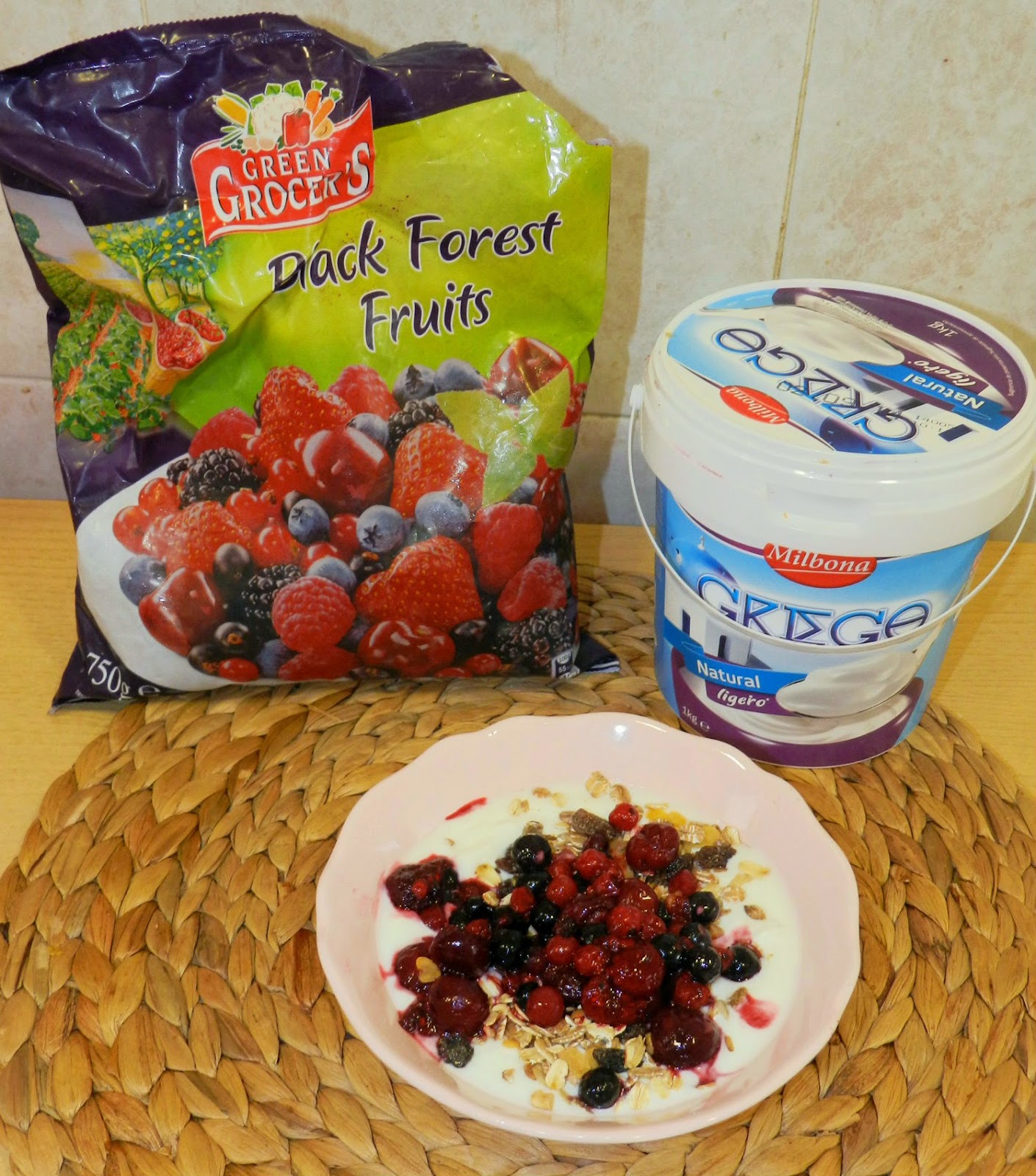 mistylo by cris Yogur griego con muesli y frutas del bosque