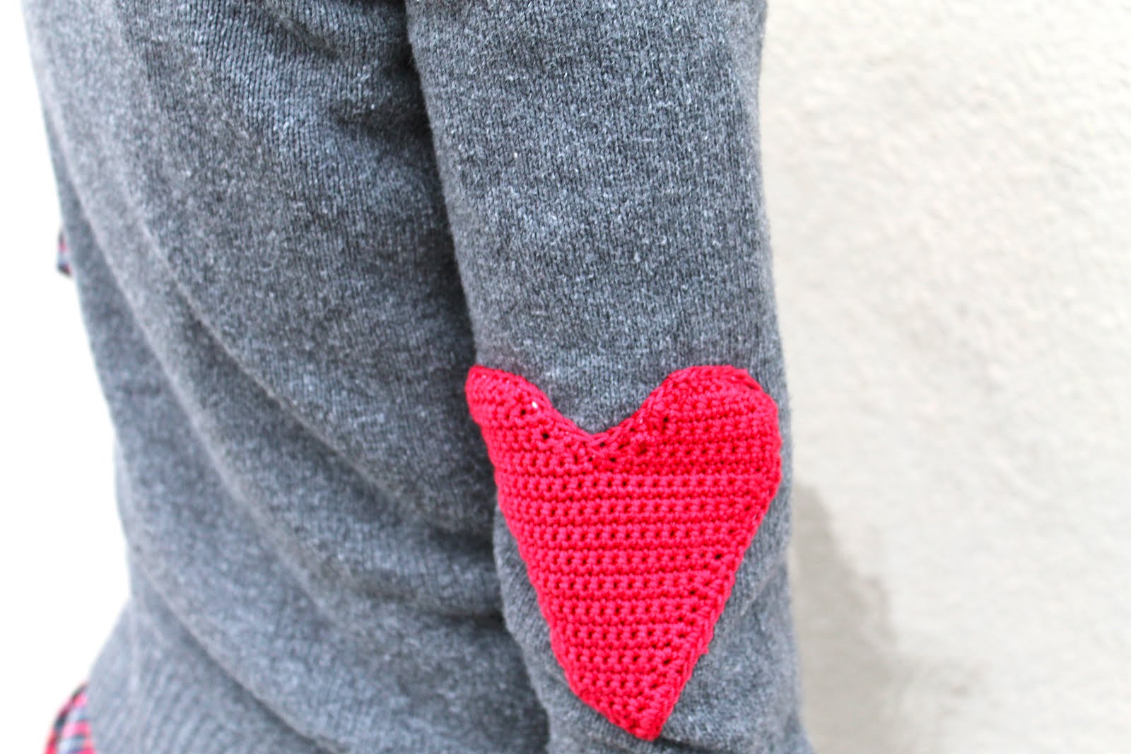 Sans Limites Crochet Heart Elbow Patches DIY