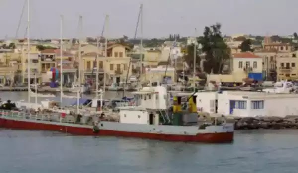 Τραγωδία στην Αίγινα: Οι ψαράδες μάζευαν τα δίχτυα και δεν άκουσαν τις προειδοποιήσεις Τραγωδία στην Αίγινα: Οι ψαράδες μάζευαν τα δίχτυα και δεν άκουσαν τις προειδοποιήσεις