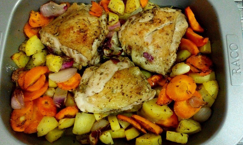 Ovenbaked Chicken Thighs with Mixed Vegetables by ML Hong